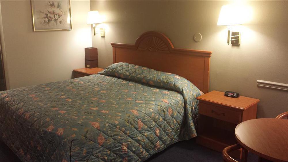 Americas Best Value Inn Burns Chambre photo