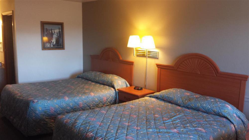 Americas Best Value Inn Burns Chambre photo