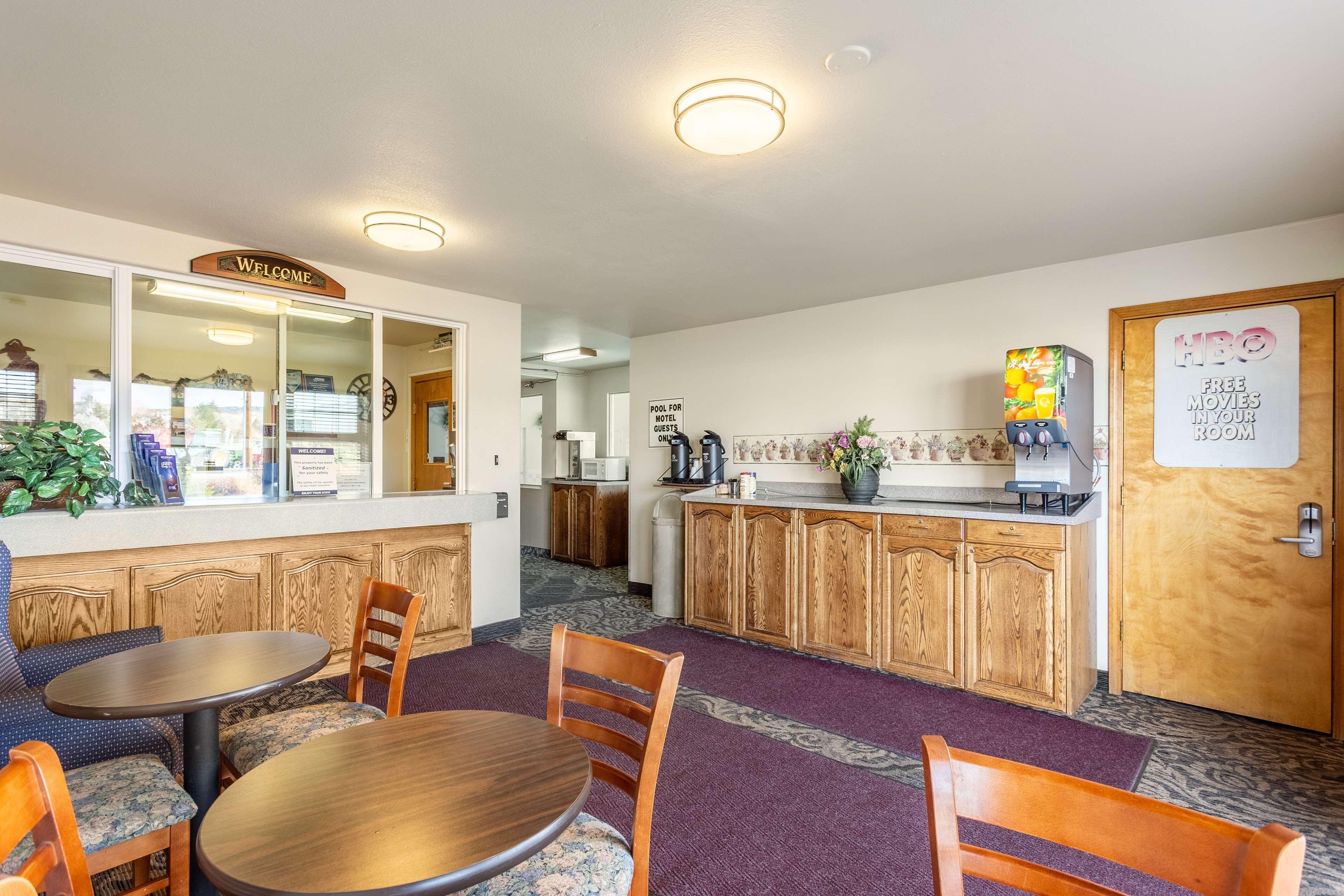 Americas Best Value Inn Burns Extérieur photo
