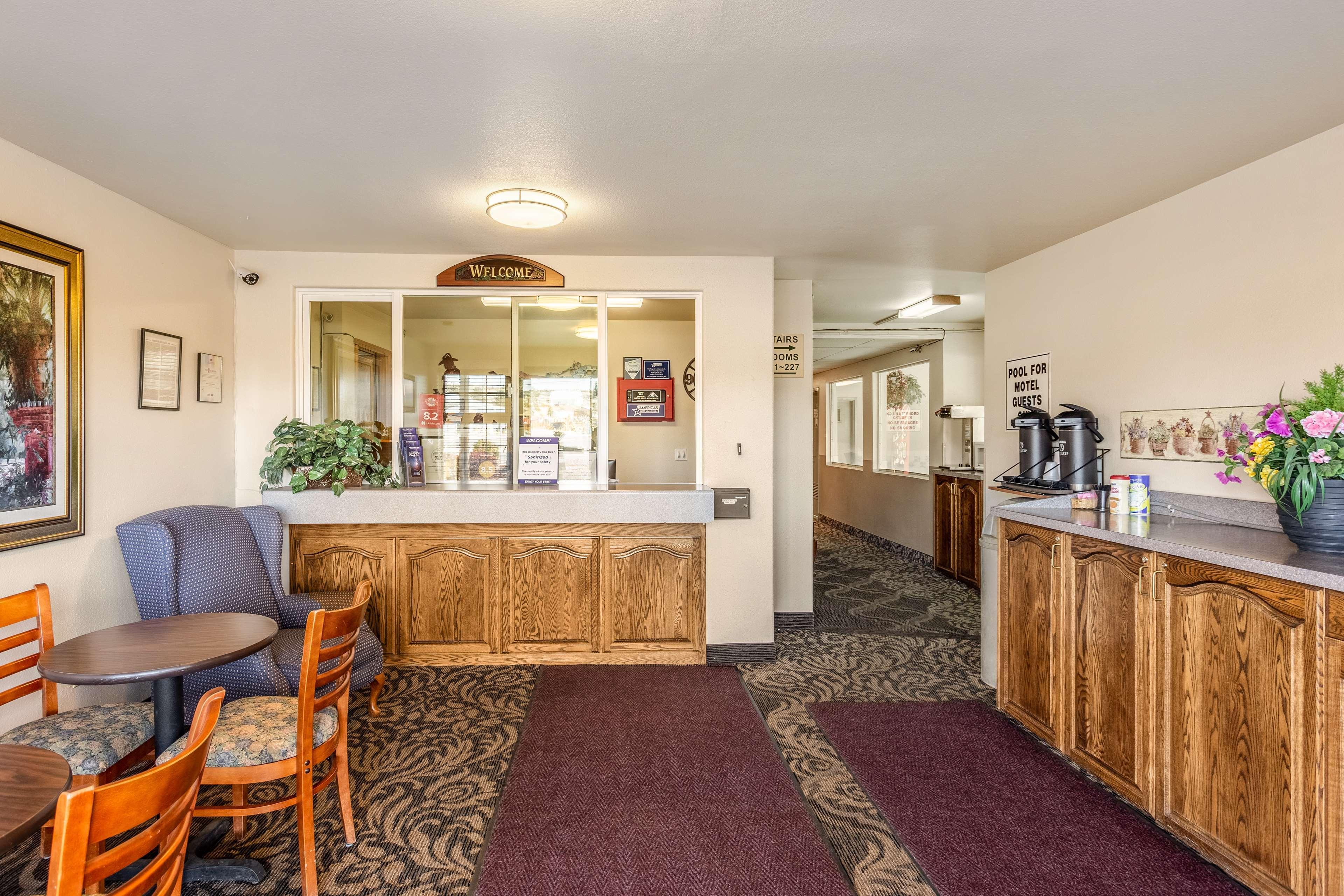 Americas Best Value Inn Burns Extérieur photo