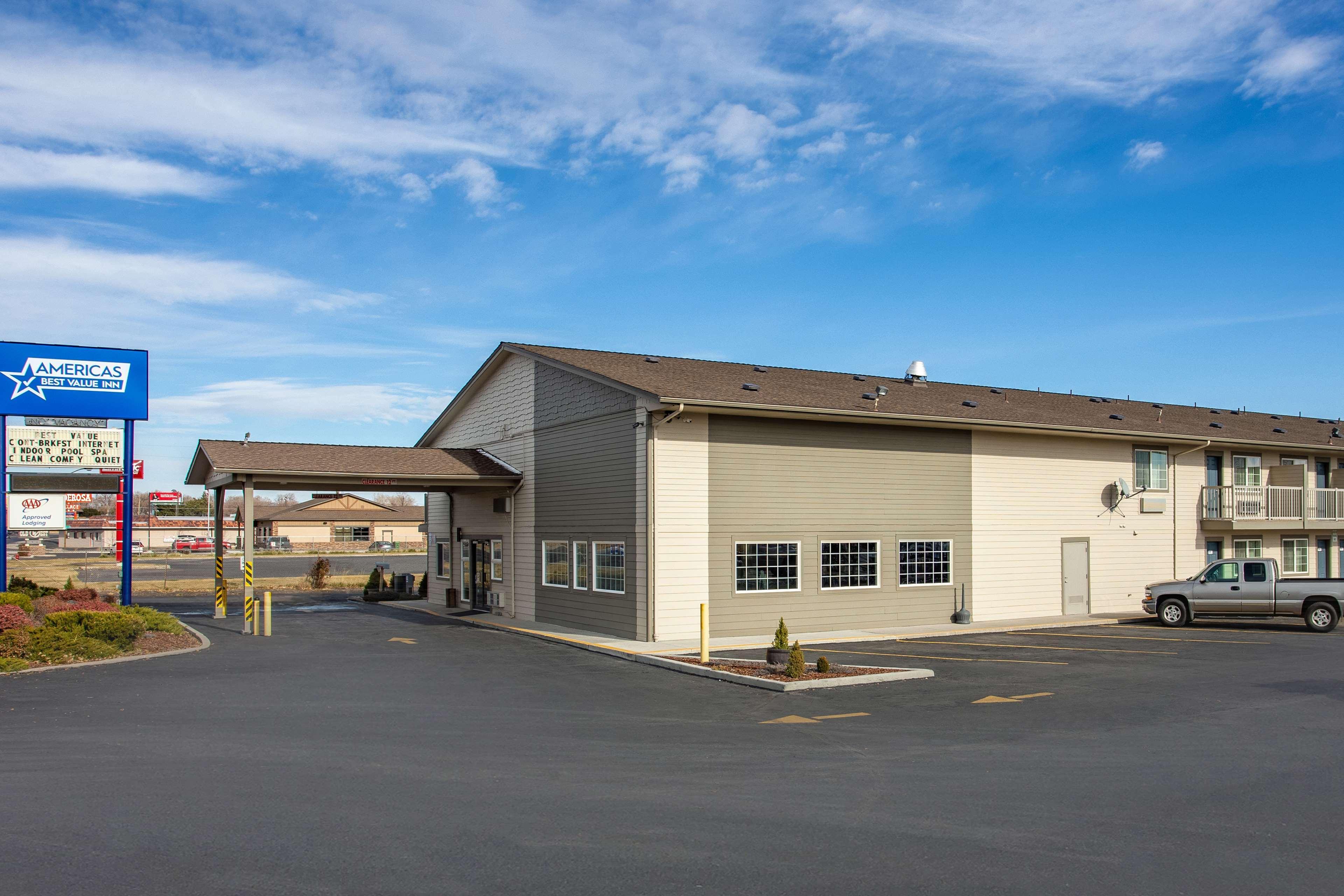Americas Best Value Inn Burns Extérieur photo