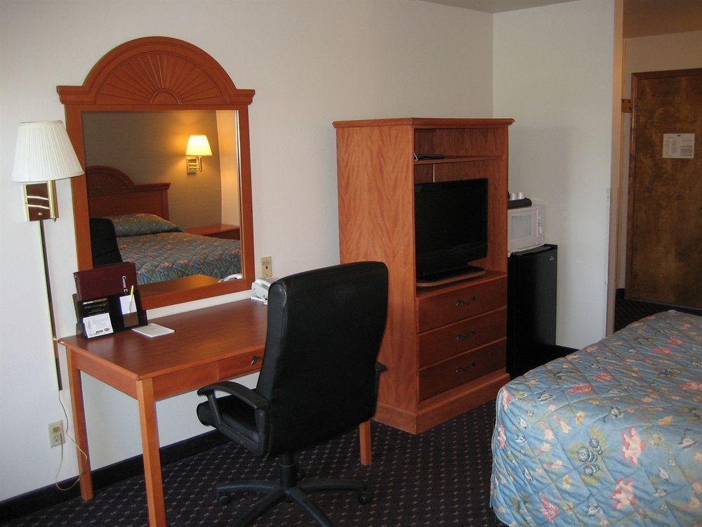 Americas Best Value Inn Burns Extérieur photo