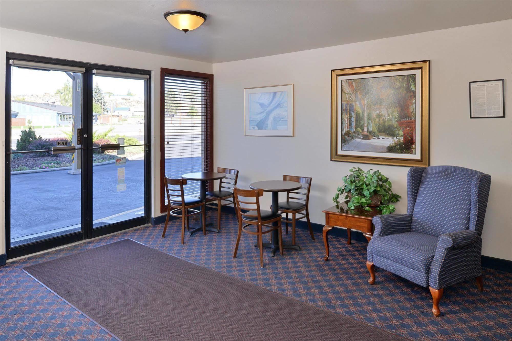 Americas Best Value Inn Burns Extérieur photo