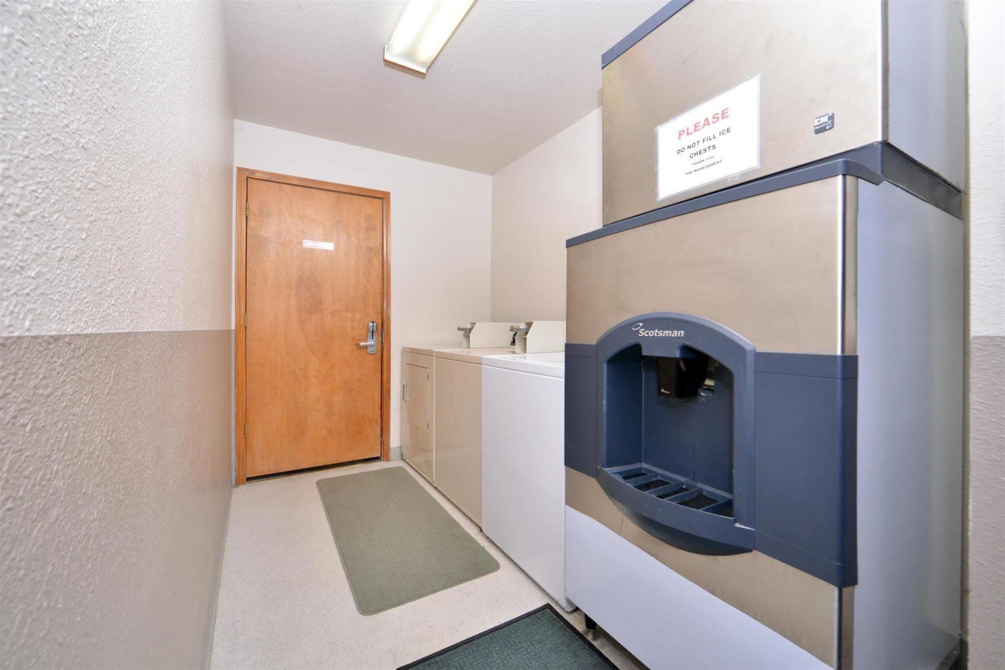 Americas Best Value Inn Burns Extérieur photo